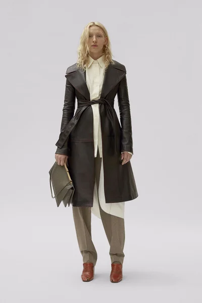 Look 16